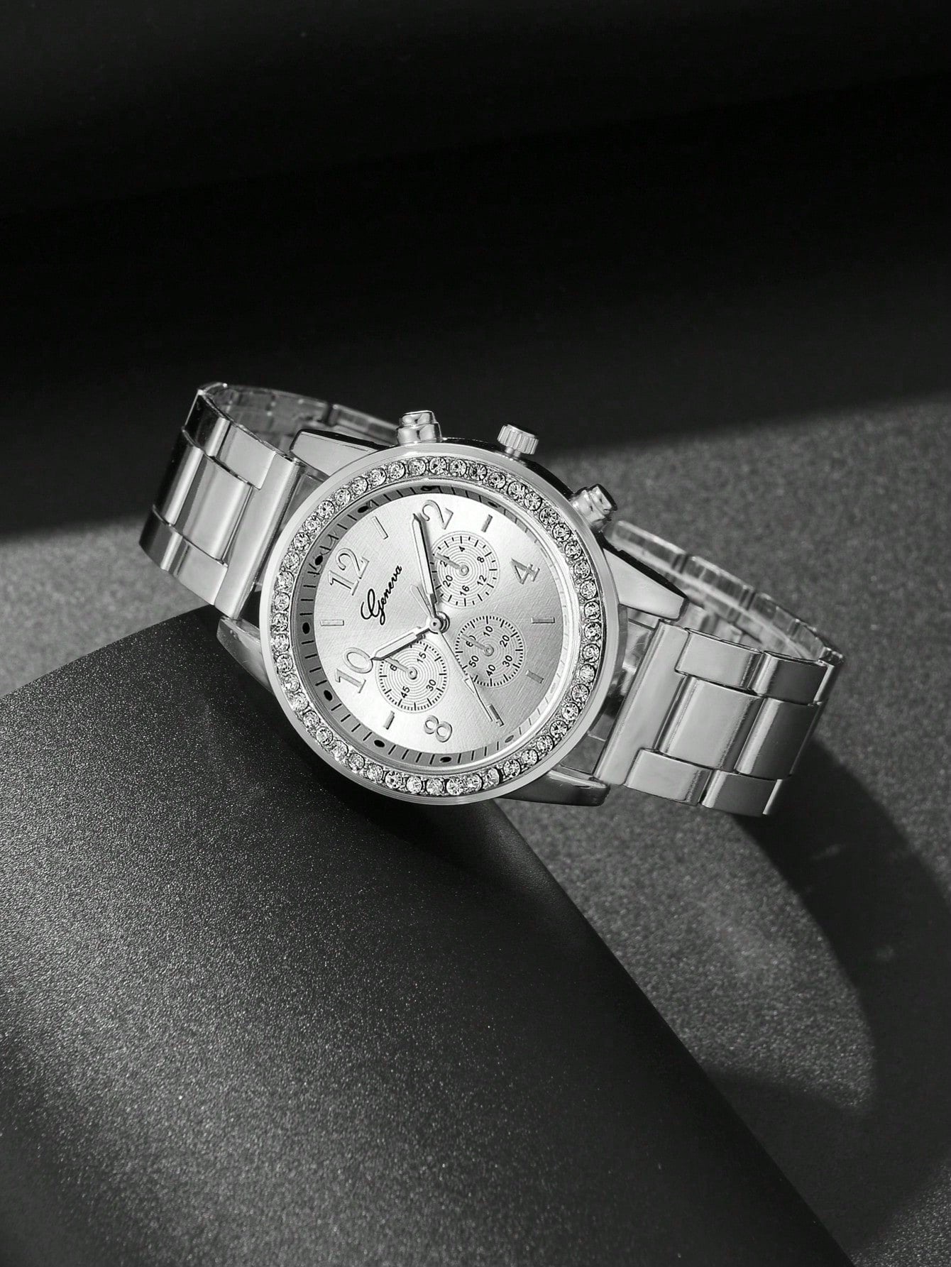 1Pc Ladies Watch Rhinestone Decor Quartz Watch & 4Pcs Bracelet Holiday