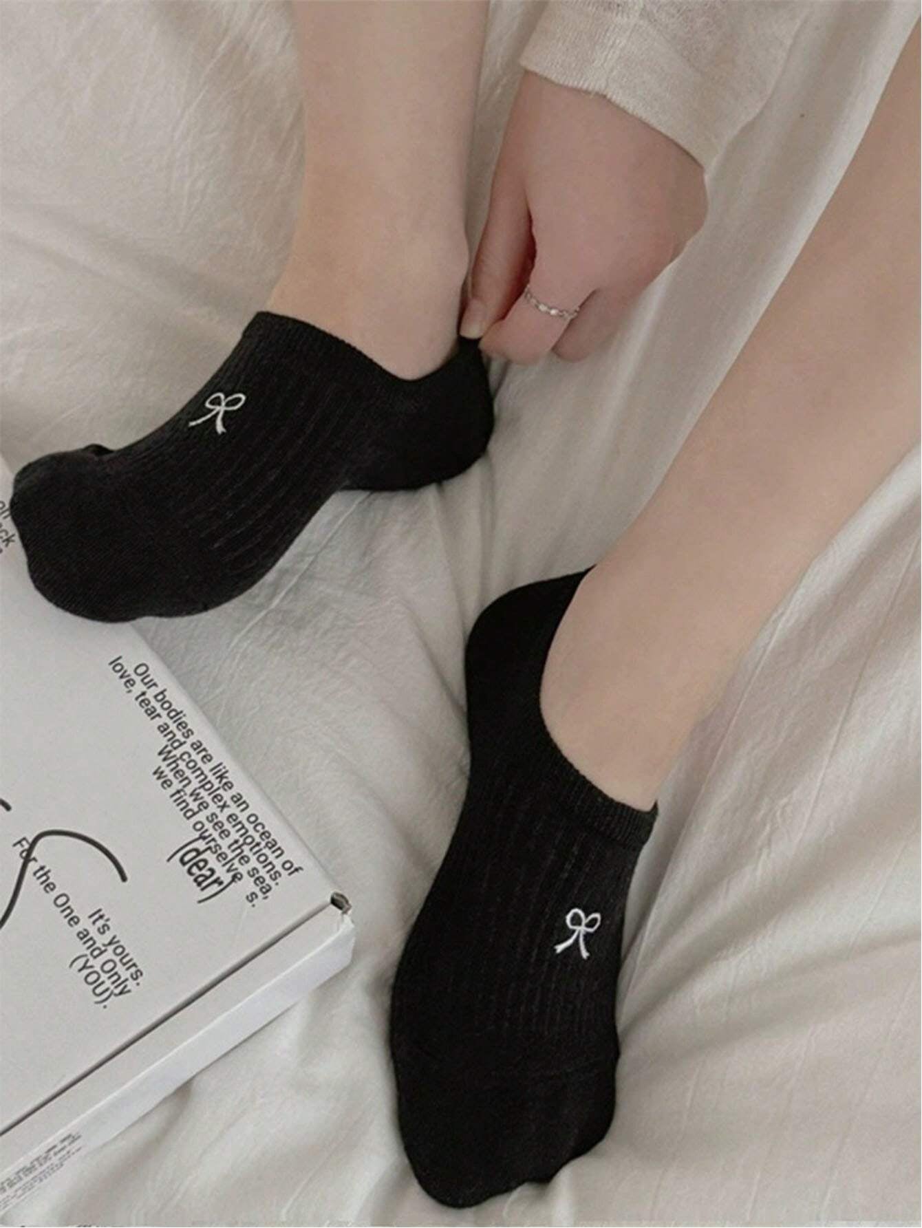5Pairs Women Sweet Bowknot Simple Boat Socks Invisible Socks