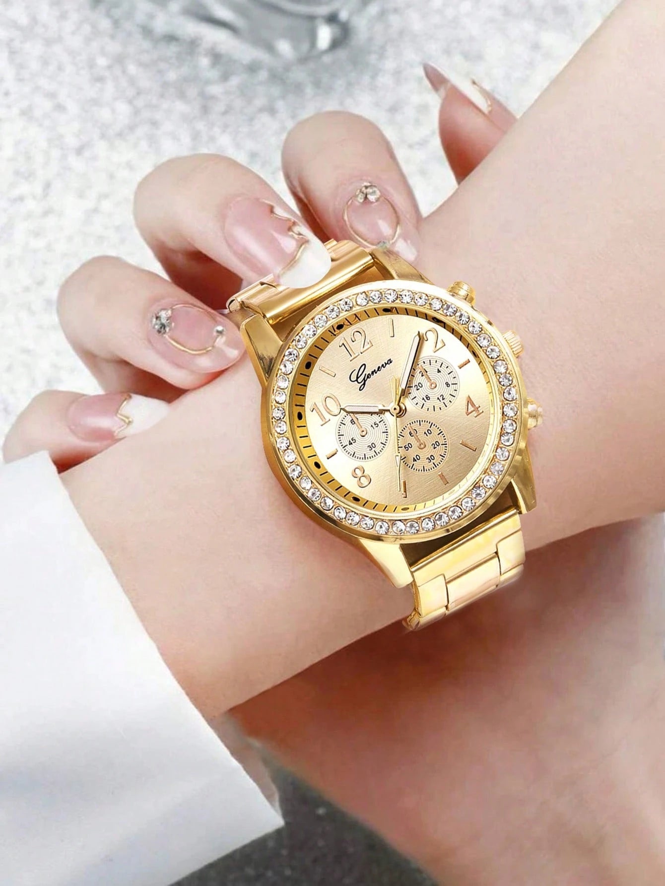 1Pc Ladies Watch Gold Watch Rhinestone Decor Quartz Watch & 4Pcs Bracelet Holiday